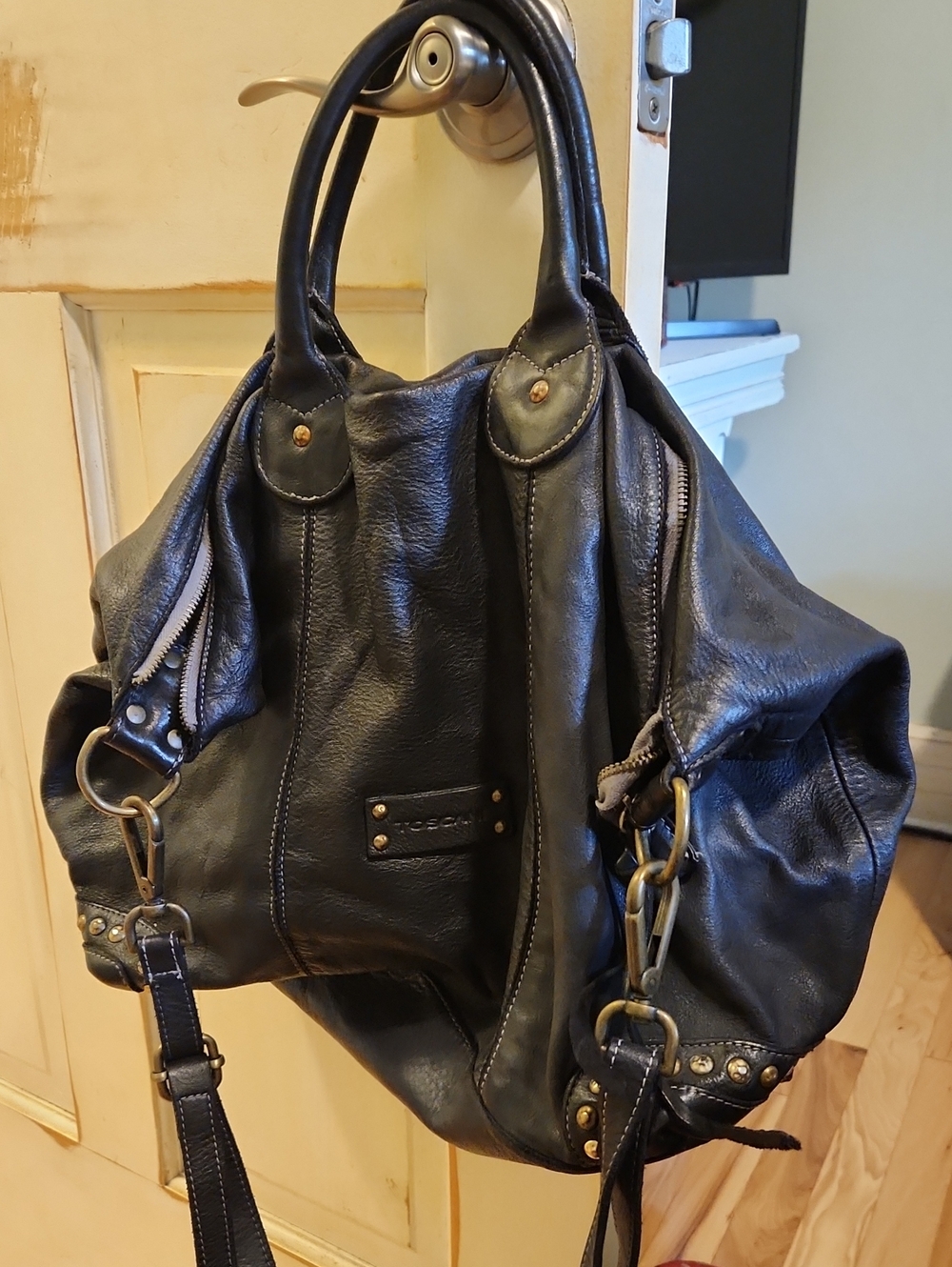 Black Leather Women’s Satchel Shoulder Bag With Detachable Crossbody Strap.